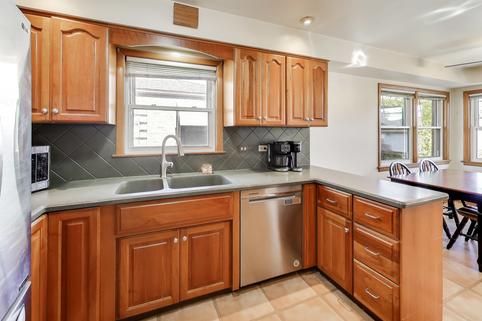 8049 N Osceola Avenue, Niles, IL 60714