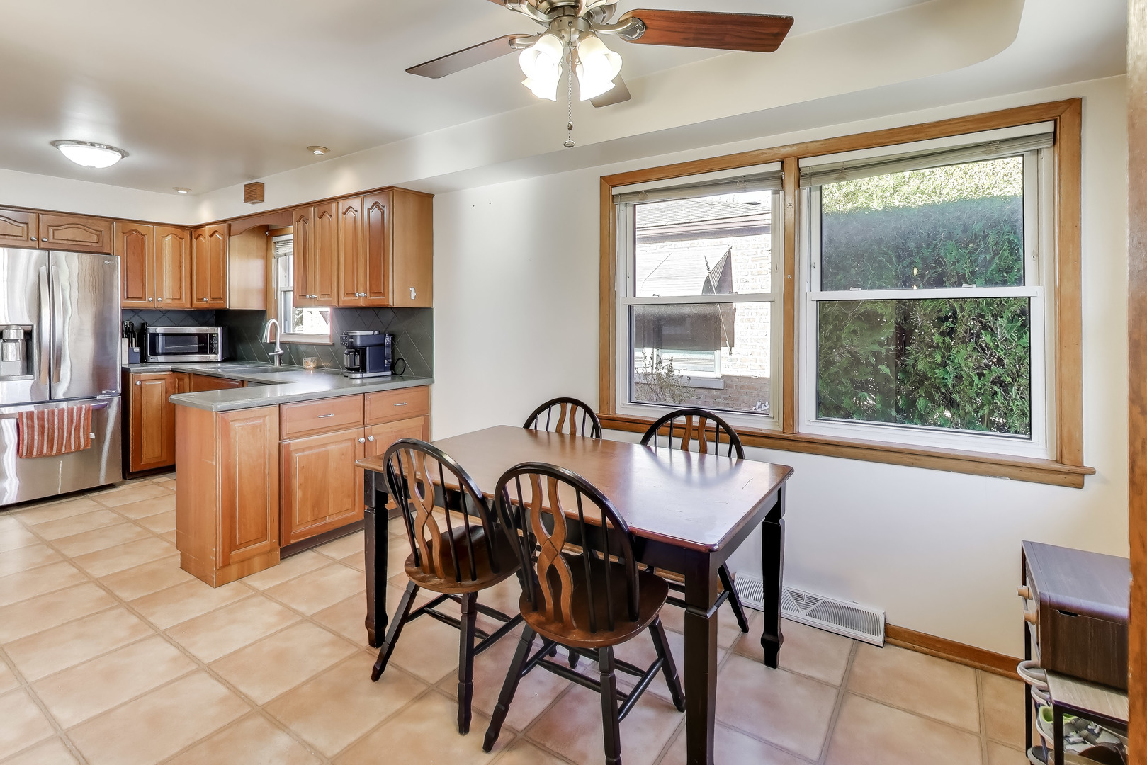 8049 N Osceola Avenue, Niles, IL 60714