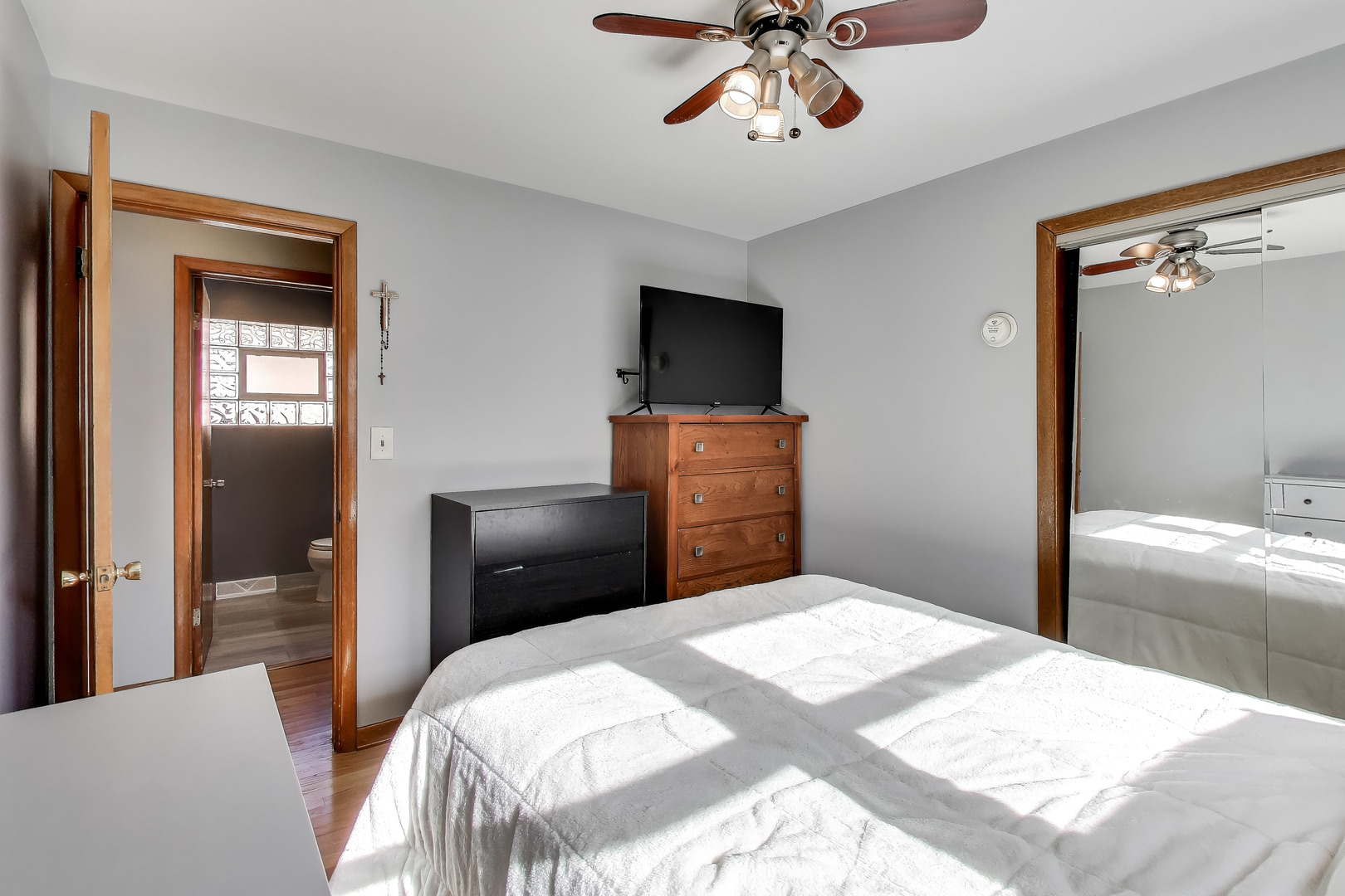 8049 N Osceola Avenue, Niles, IL 60714