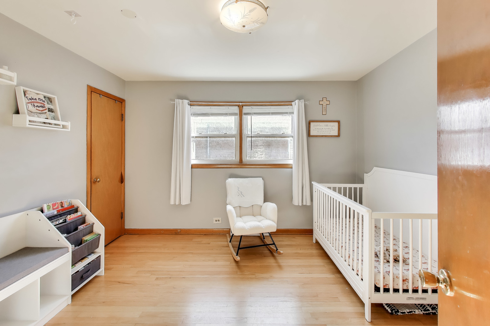 8049 N Osceola Avenue, Niles, IL 60714