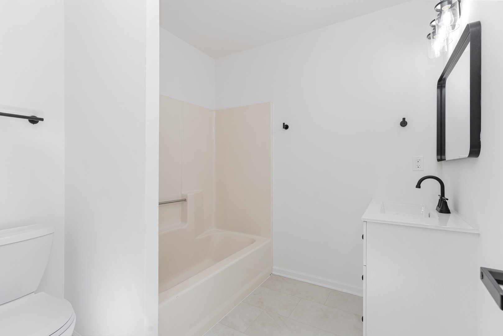 303 N Sycamore Lane, North Aurora, IL 60542