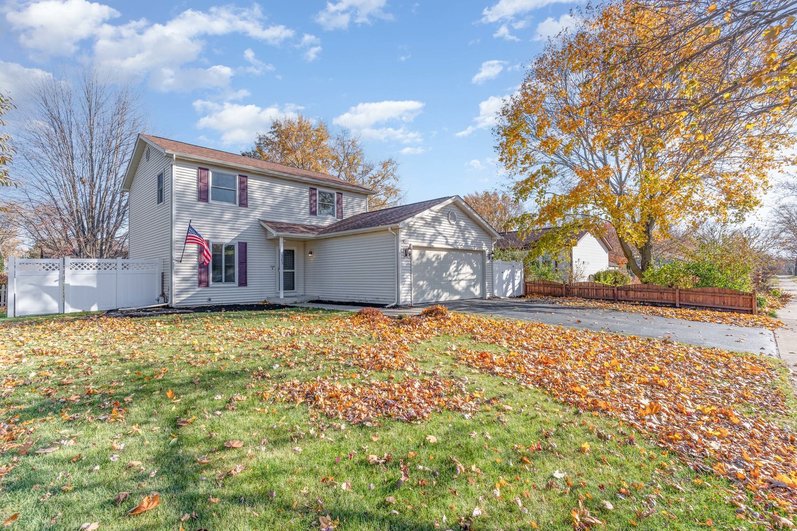 303 N Sycamore Lane, North Aurora, IL 60542