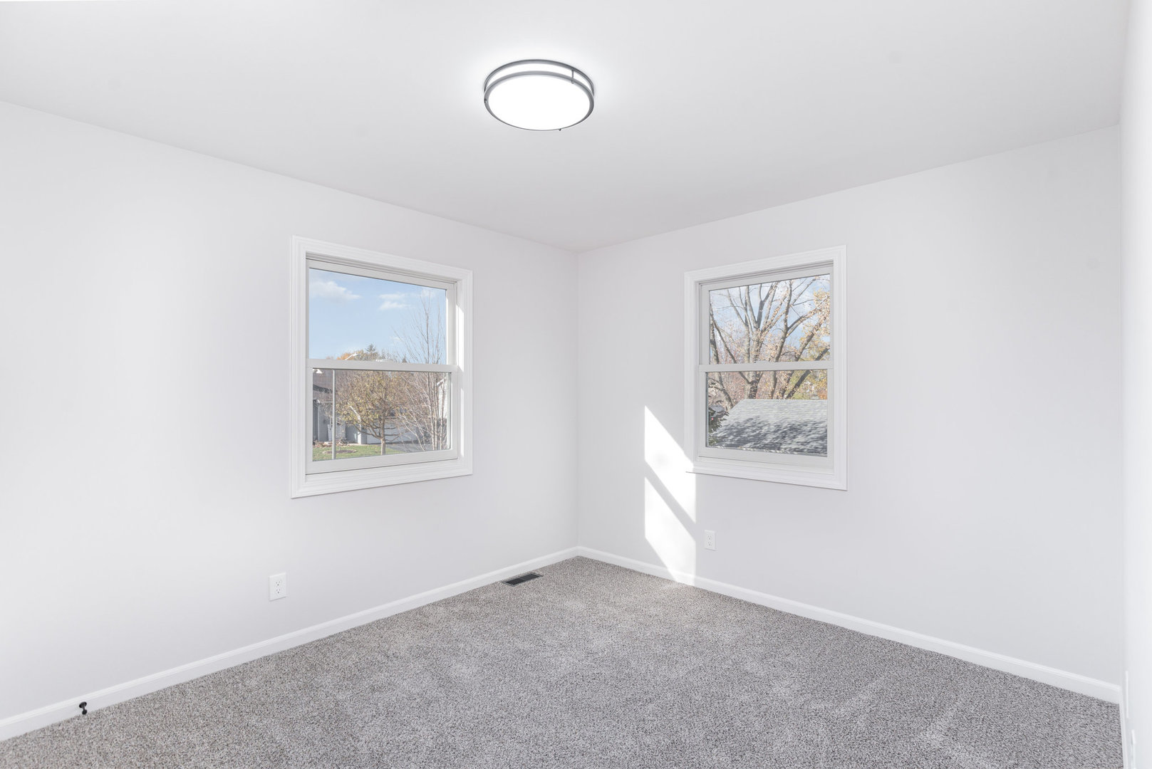 303 N Sycamore Lane, North Aurora, IL 60542