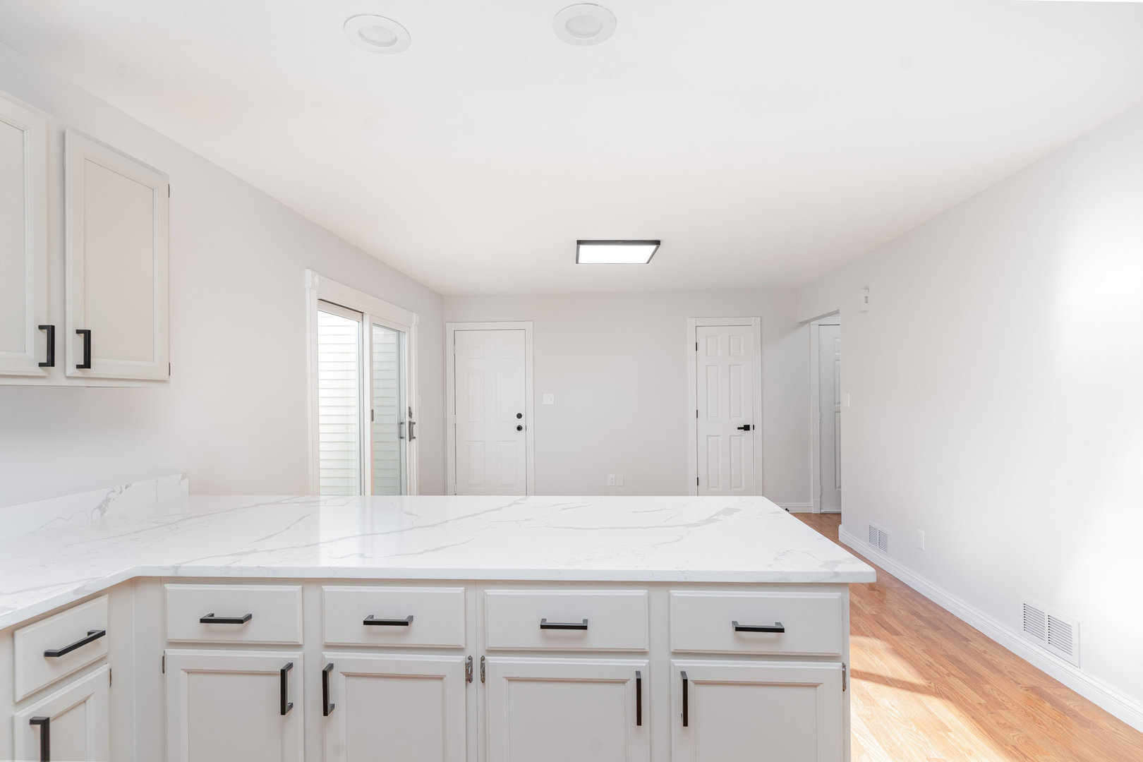 303 N Sycamore Lane, North Aurora, IL 60542