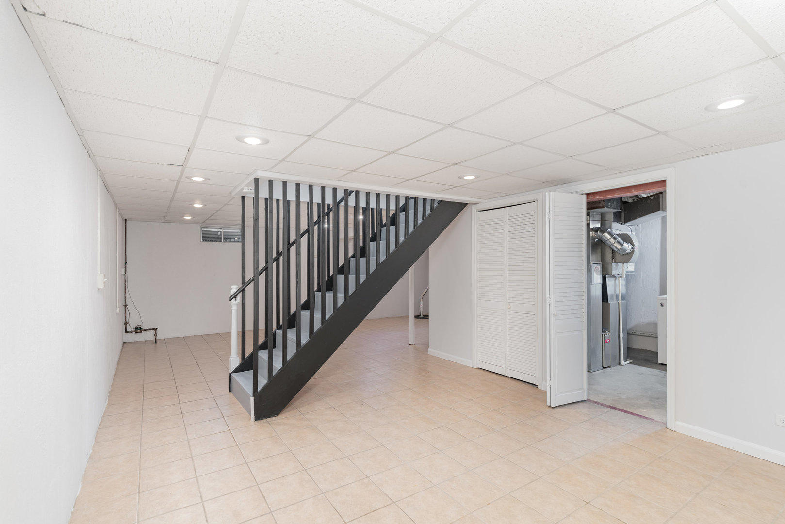 303 N Sycamore Lane, North Aurora, IL 60542