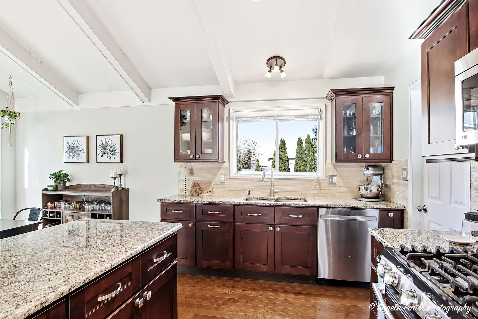 5106 W Greenbrier Drive, McHenry, IL 60050