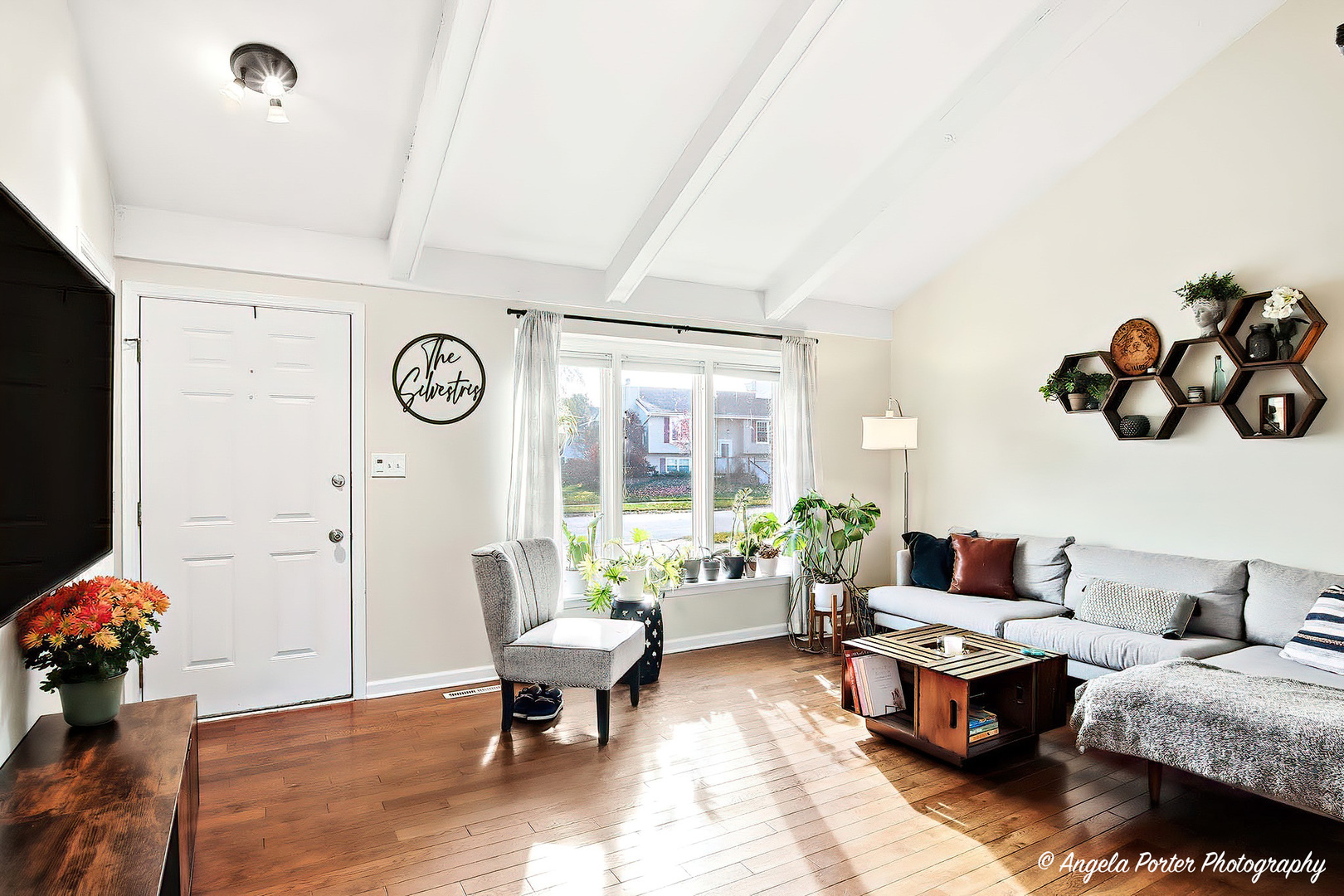 5106 W Greenbrier Drive, McHenry, IL 60050