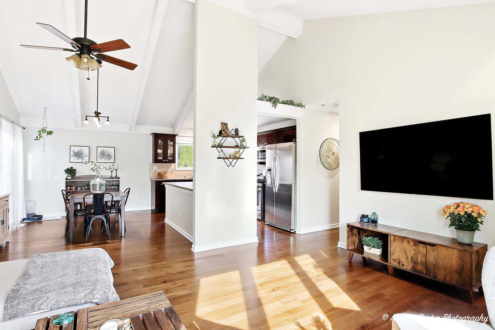 5106 W Greenbrier Drive, McHenry, IL 60050