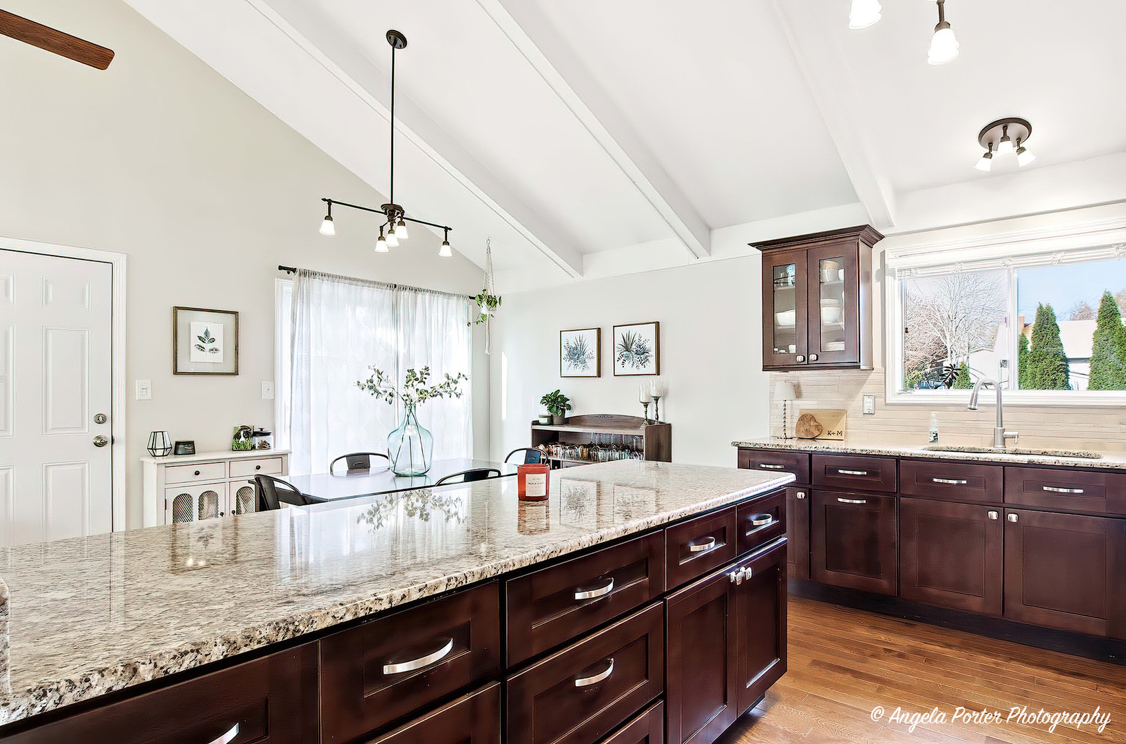 5106 W Greenbrier Drive, McHenry, IL 60050