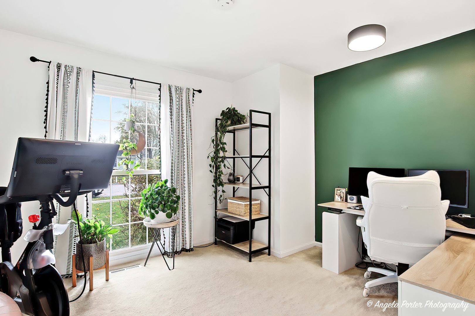 5106 W Greenbrier Drive, McHenry, IL 60050