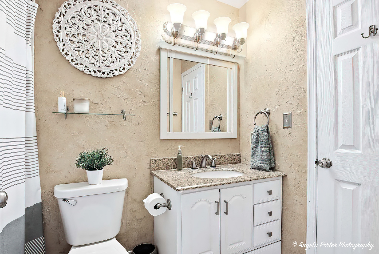 5106 W Greenbrier Drive, McHenry, IL 60050