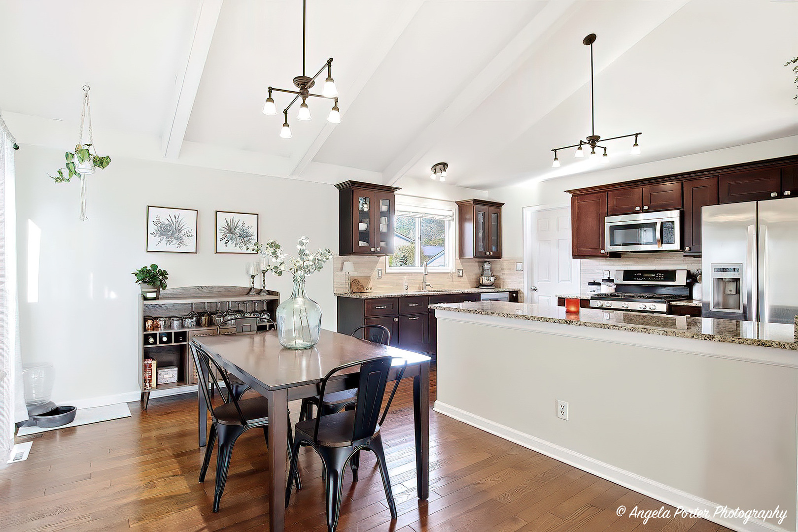 5106 W Greenbrier Drive, McHenry, IL 60050