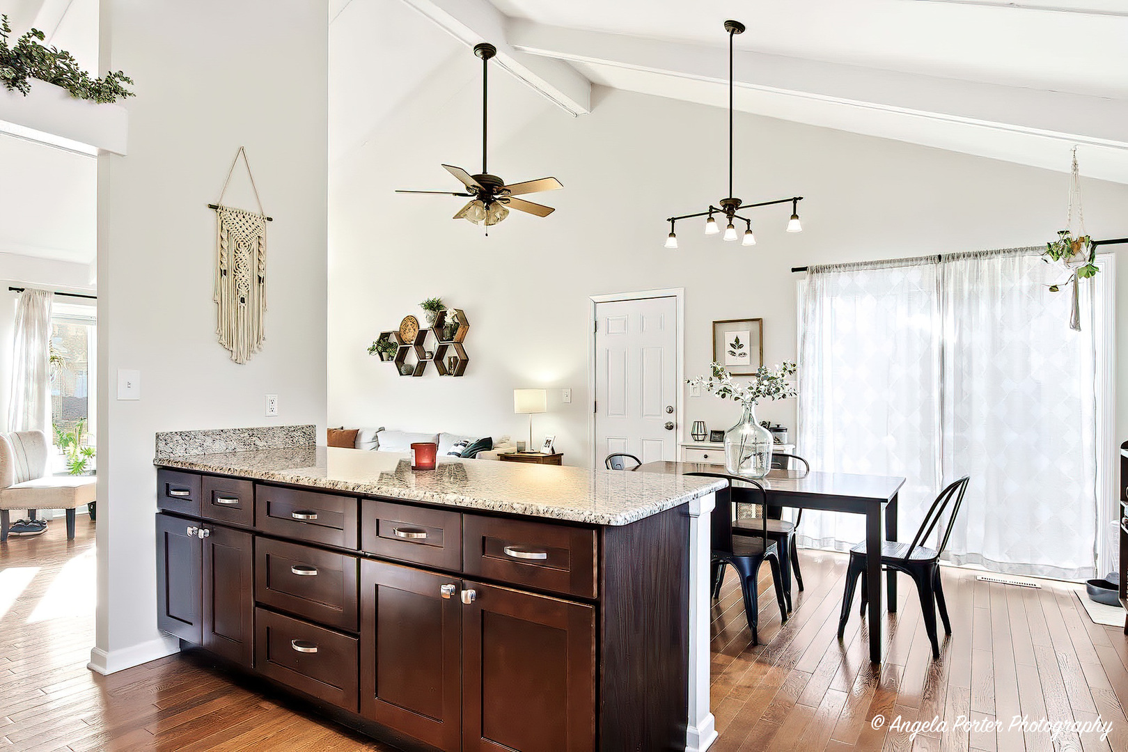 5106 W Greenbrier Drive, McHenry, IL 60050