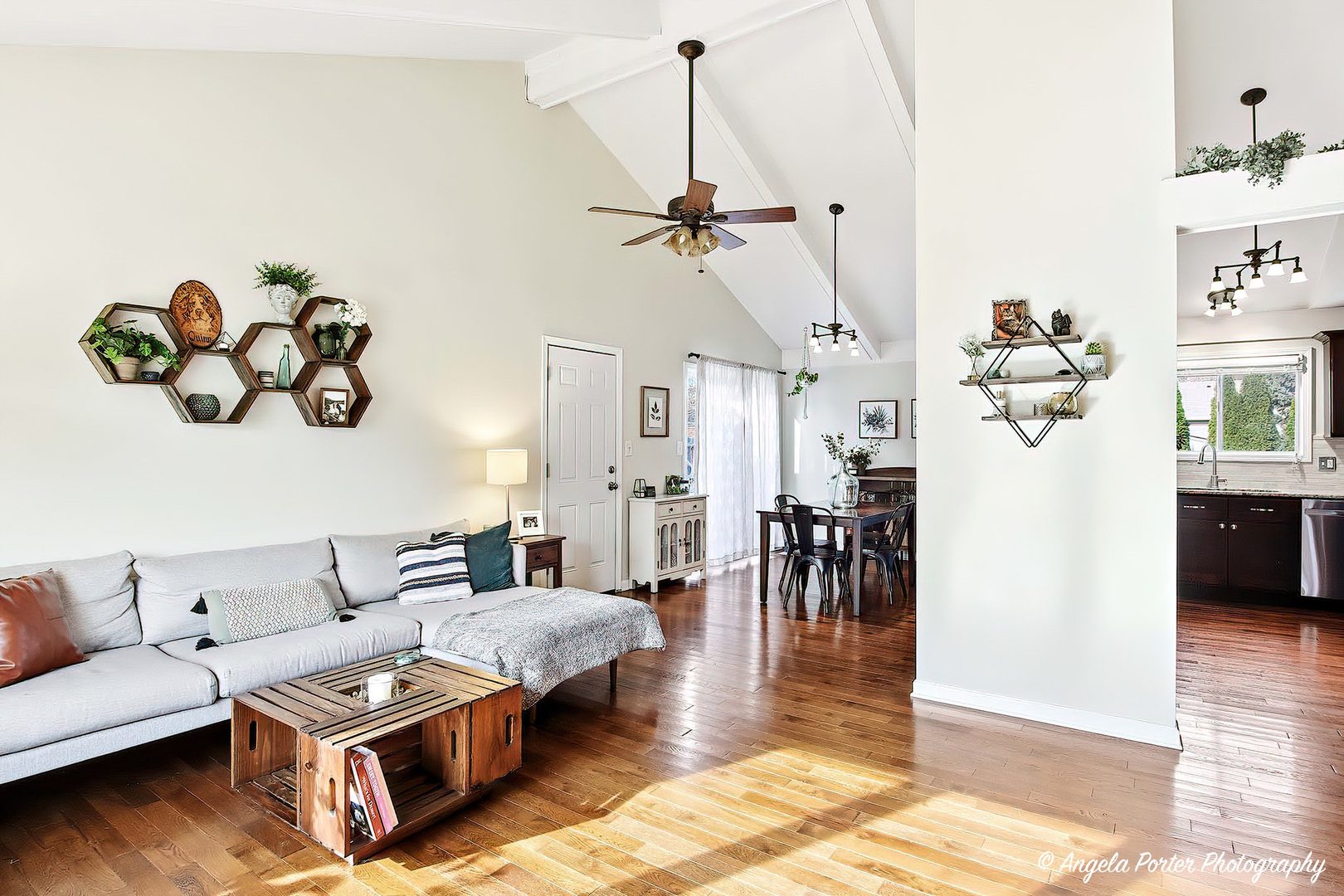 5106 W Greenbrier Drive, McHenry, IL 60050