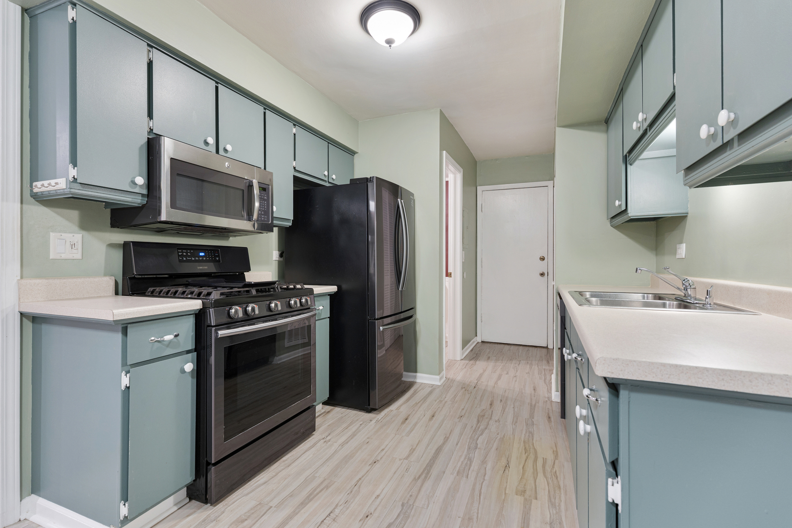 817 Wellington Avenue #817, Elk Grove Village, IL 60007