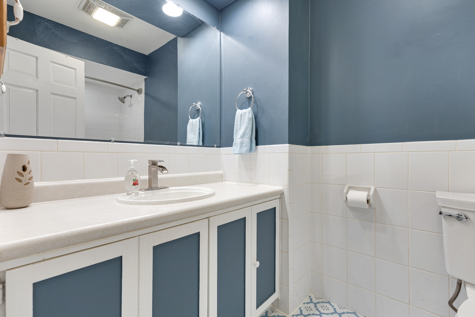 817 Wellington Avenue #817, Elk Grove Village, IL 60007