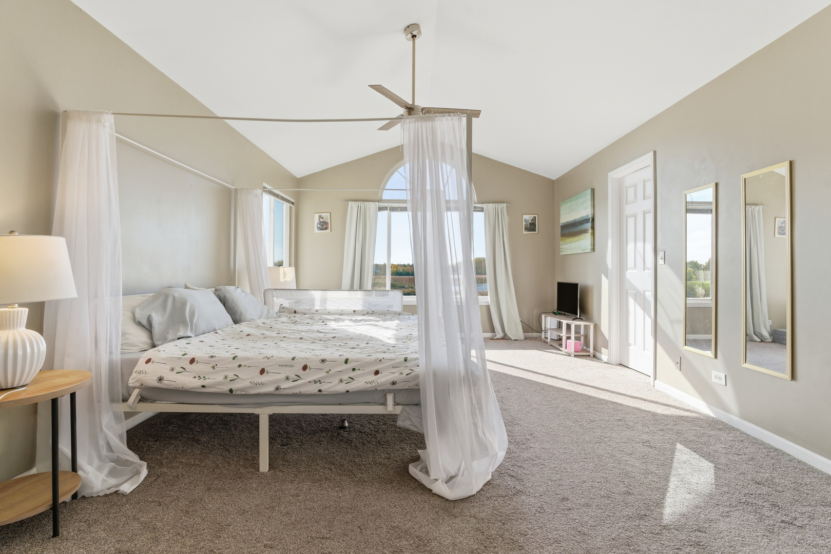 2526 Acorn Drive, Round Lake Beach, IL 60073