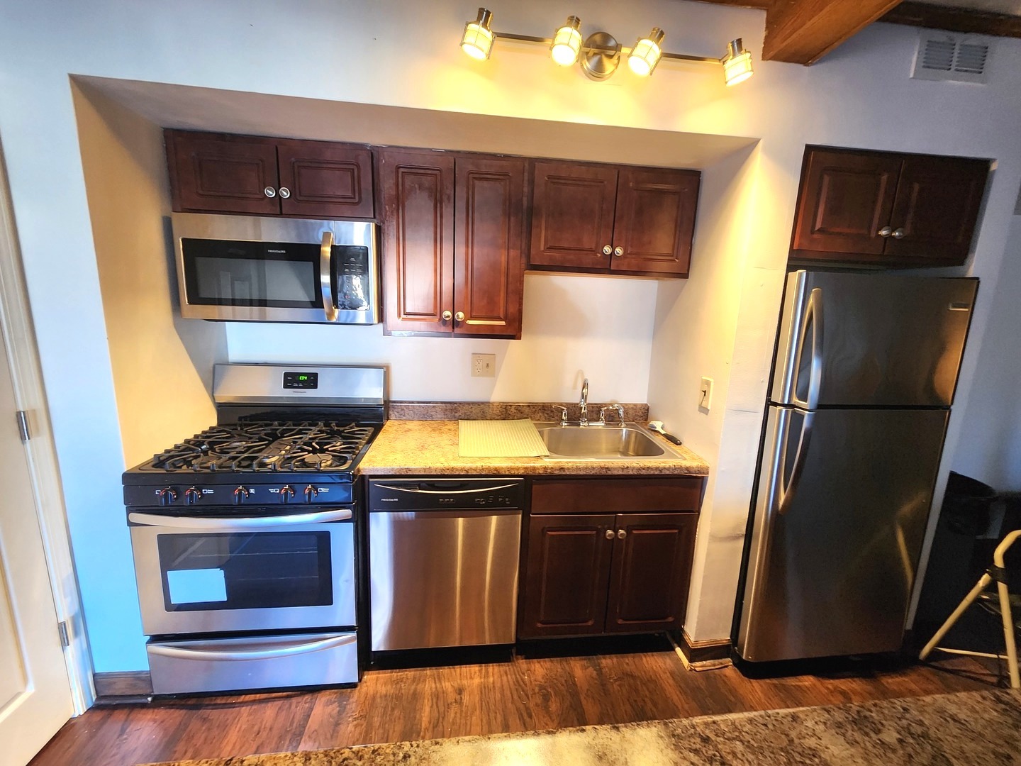 1503 Kenneth Circle, Elgin, IL 60120