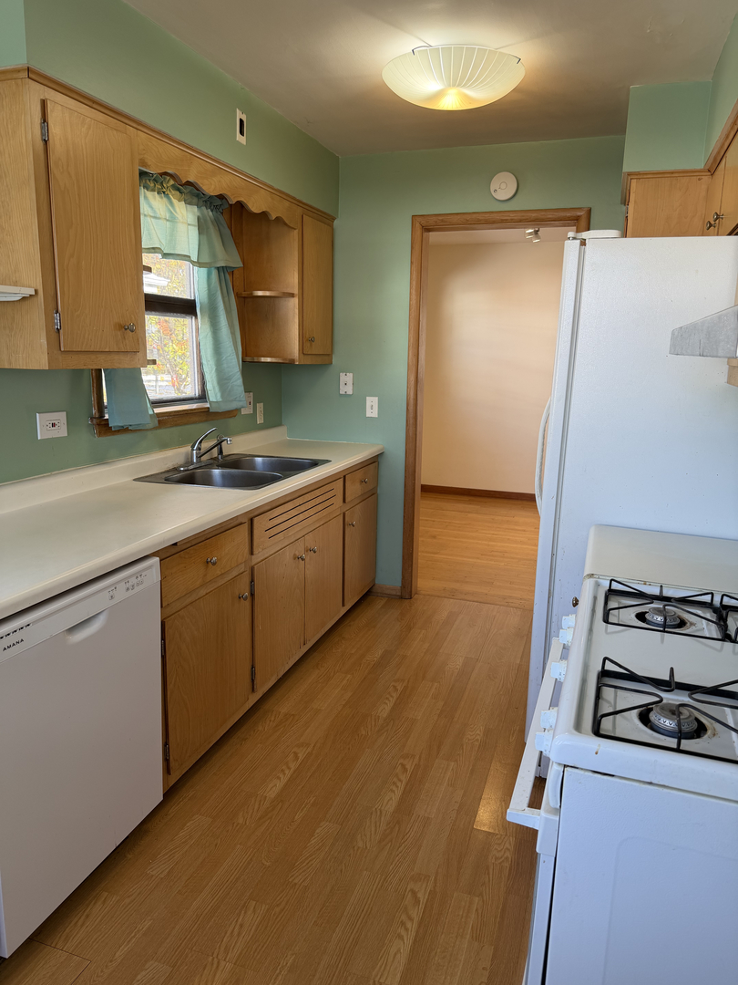 970 S Saylor Avenue, Elmhurst, IL 60126