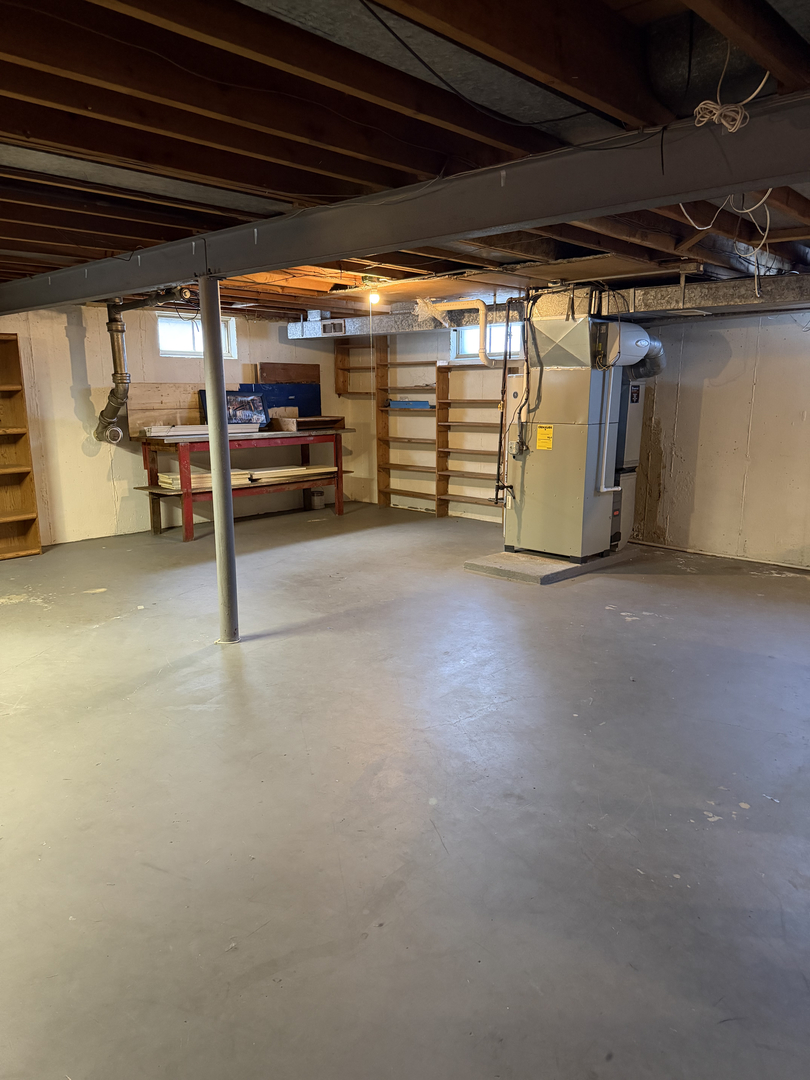 970 S Saylor Avenue, Elmhurst, IL 60126