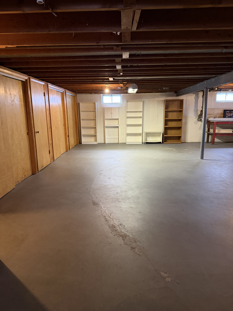 970 S Saylor Avenue, Elmhurst, IL 60126