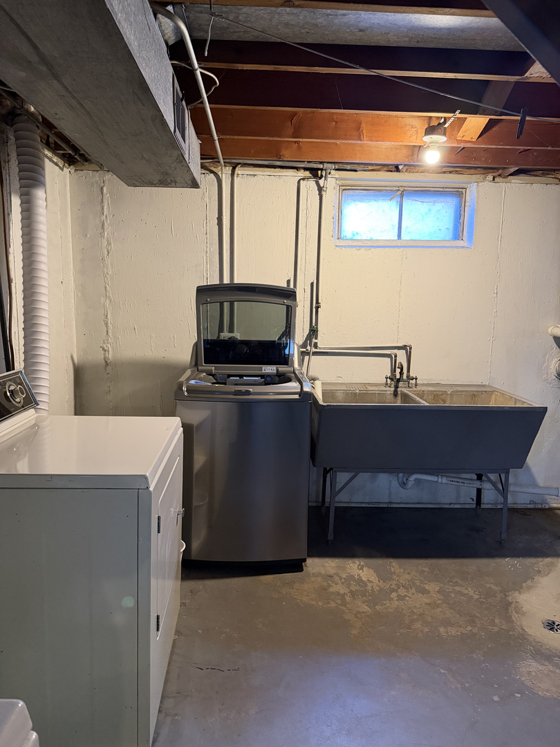 970 S Saylor Avenue, Elmhurst, IL 60126