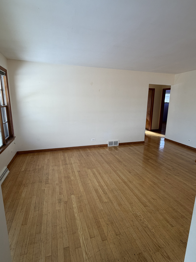 970 S Saylor Avenue, Elmhurst, IL 60126