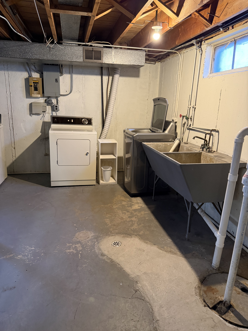 970 S Saylor Avenue, Elmhurst, IL 60126