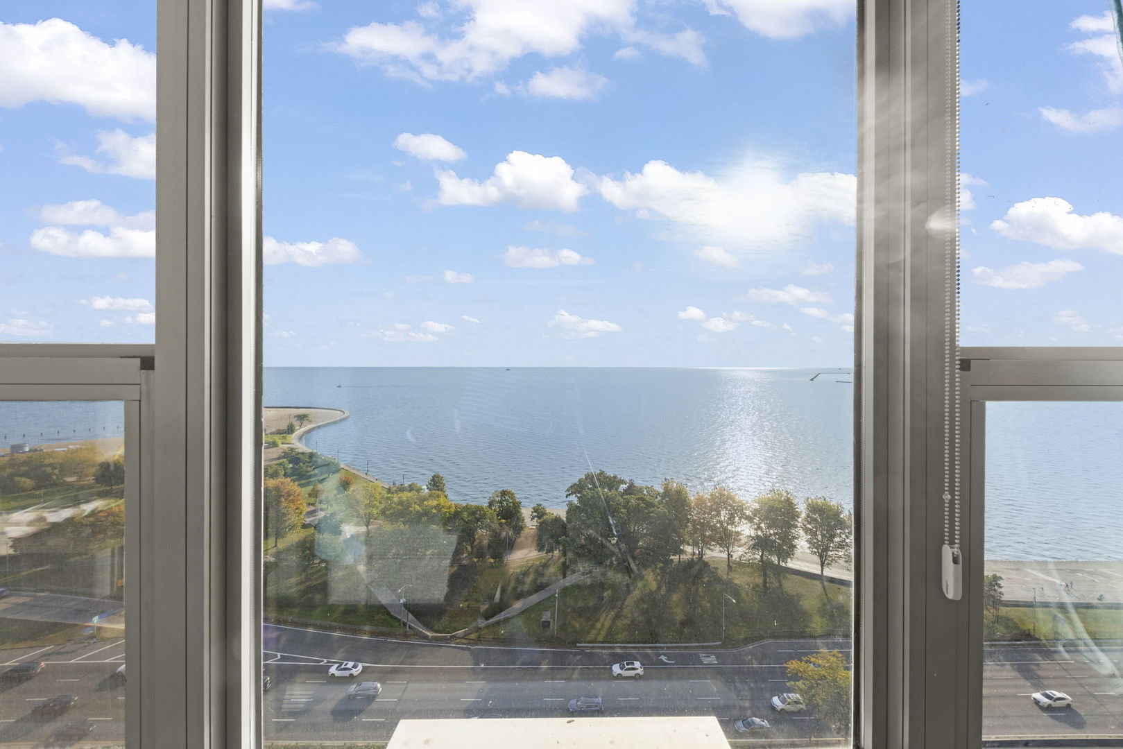 1550 N Lake Shore Drive #17B, Chicago, IL 60610