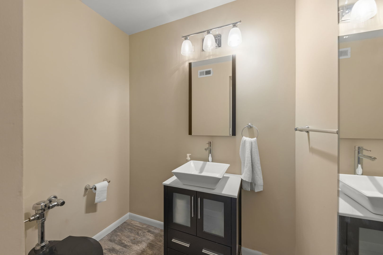 1550 N Lake Shore Drive #17B, Chicago, IL 60610