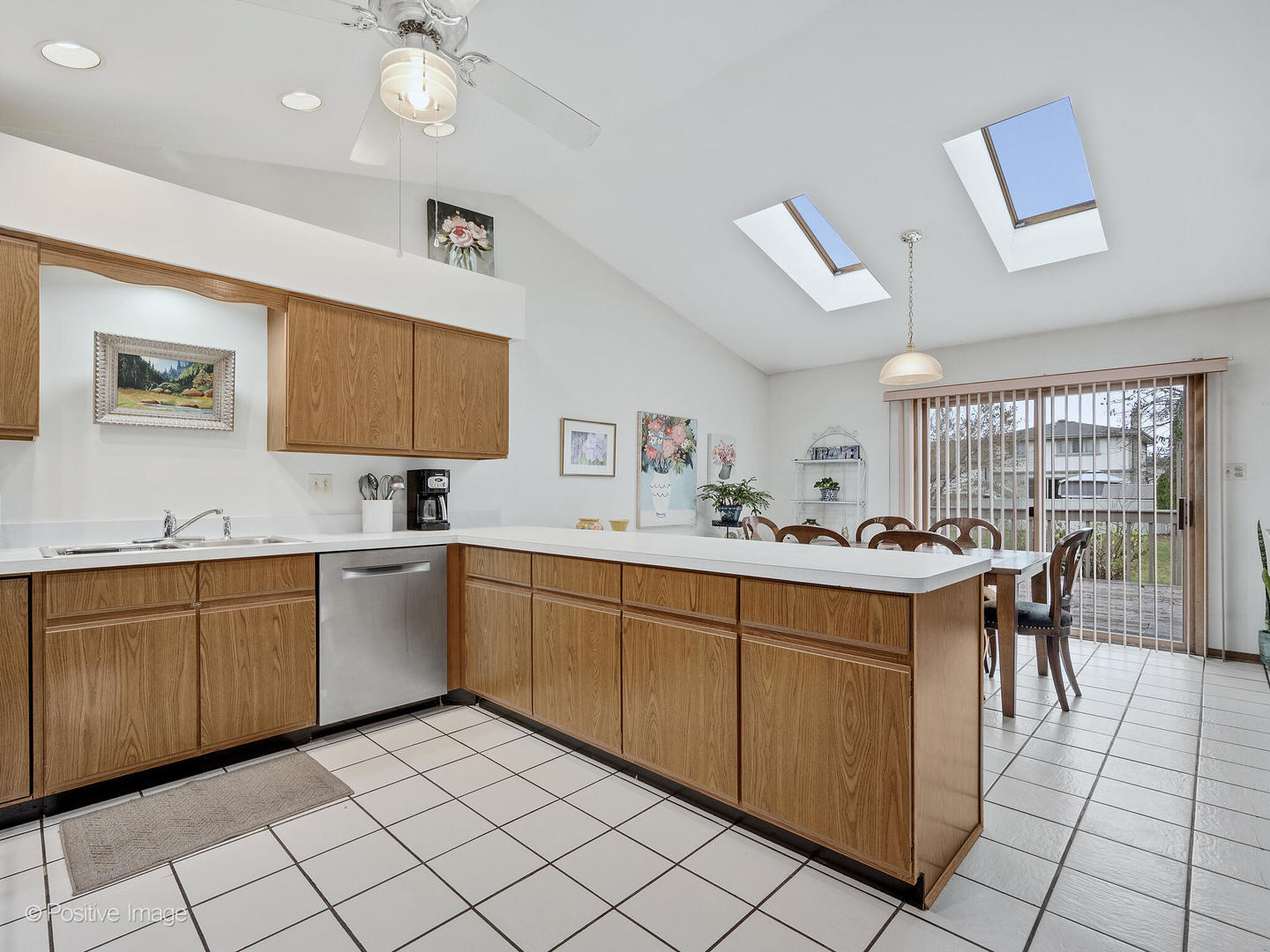 7203 S 86th Avenue, Justice, IL 60458