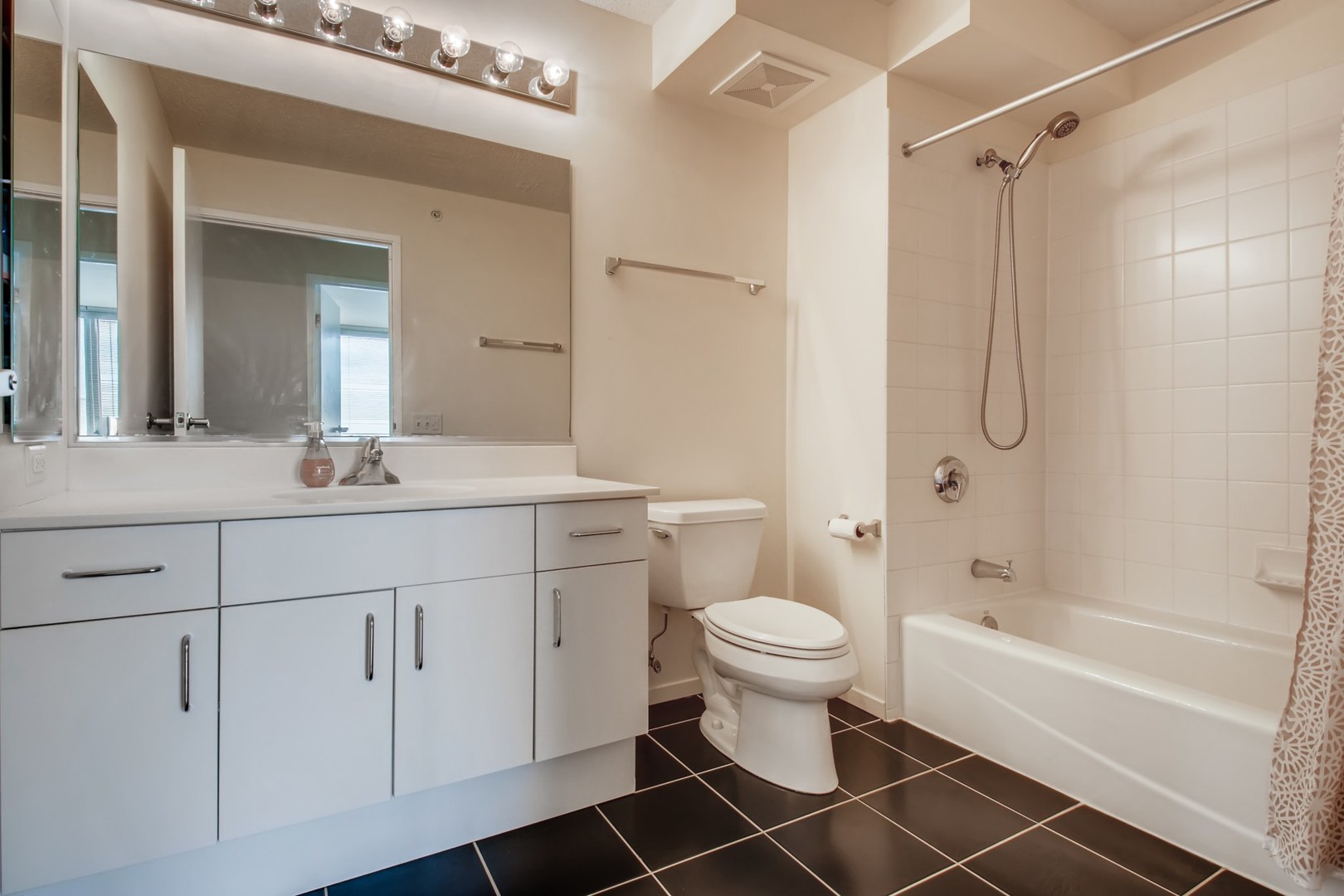 800 ELGIN Road #1421, Evanston, IL 60201