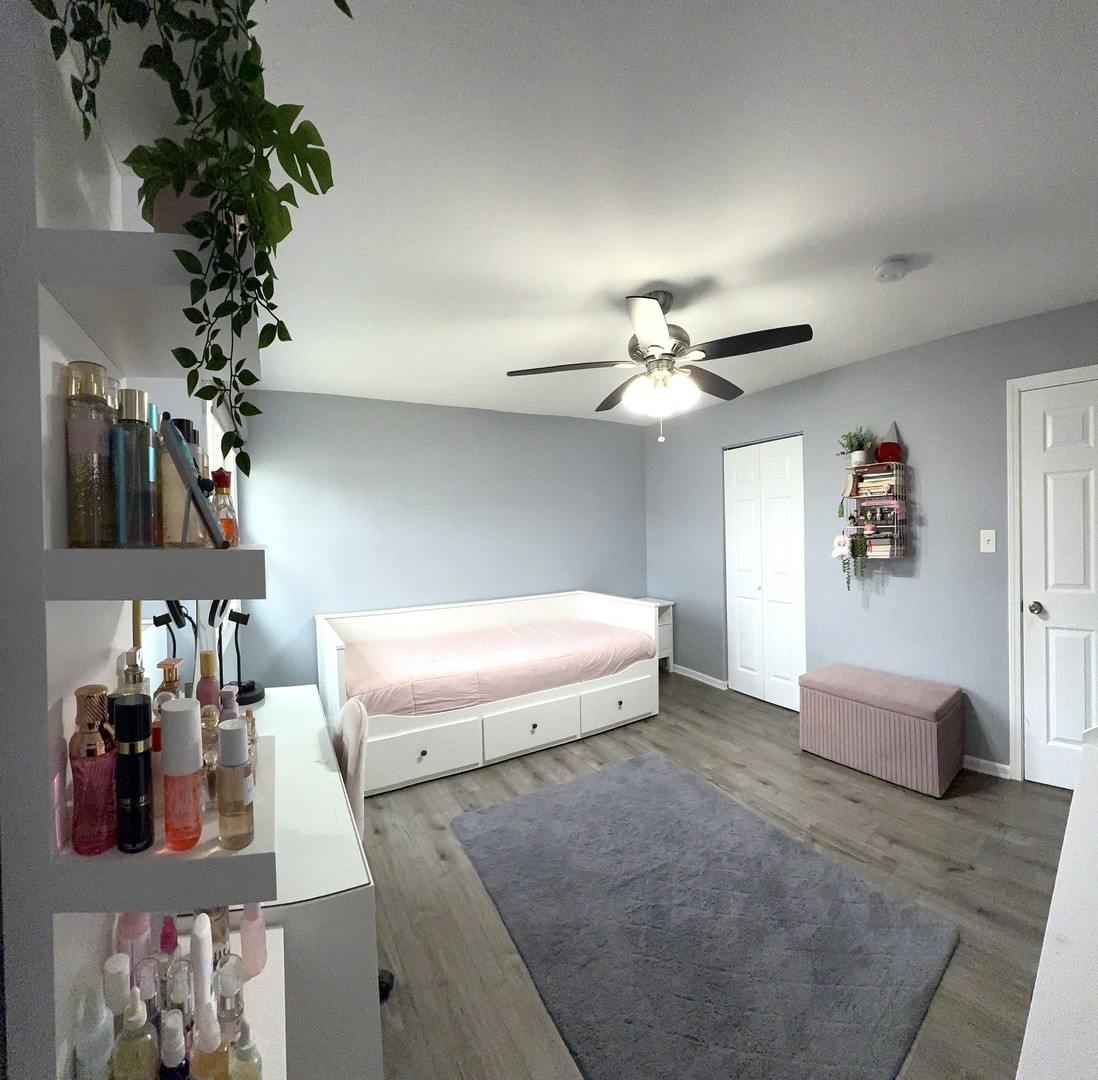 8001 N Elmore Street, Niles, IL 60714