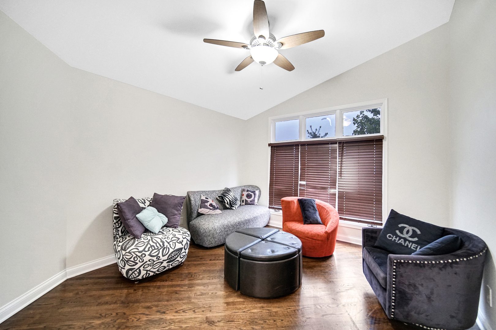 19 W Bay Road, Palos Heights, IL 60463