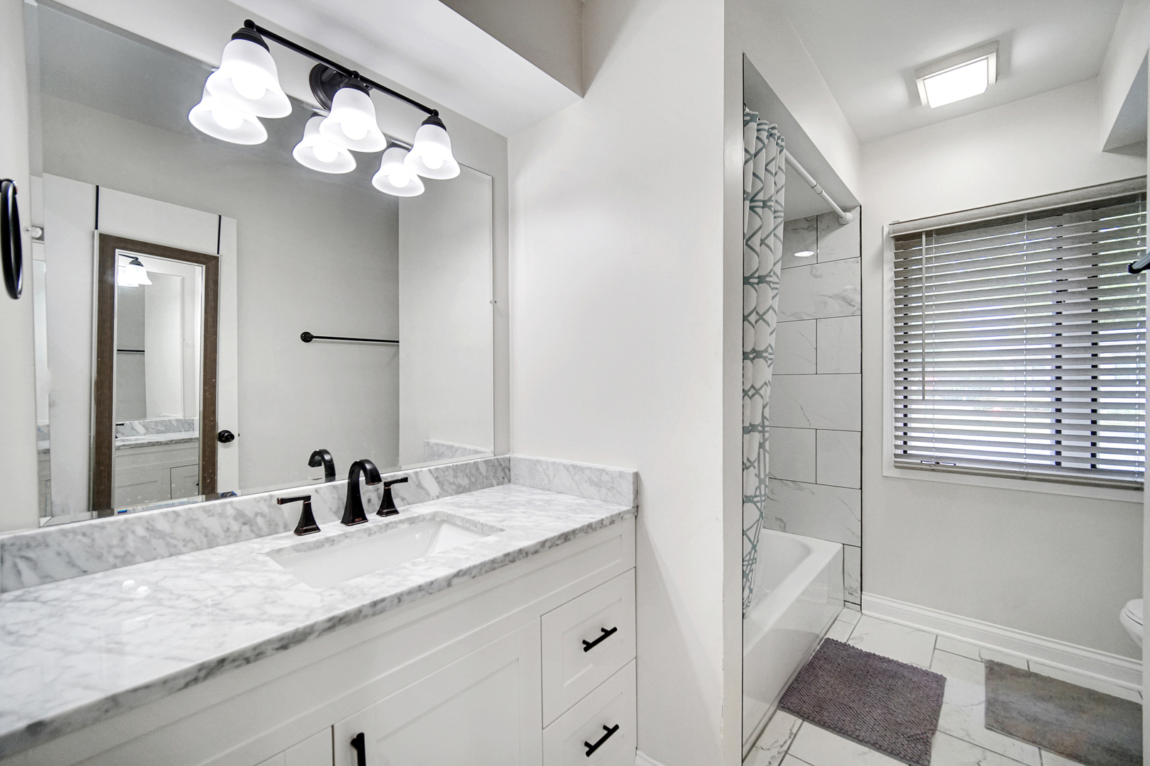 19 W Bay Road, Palos Heights, IL 60463