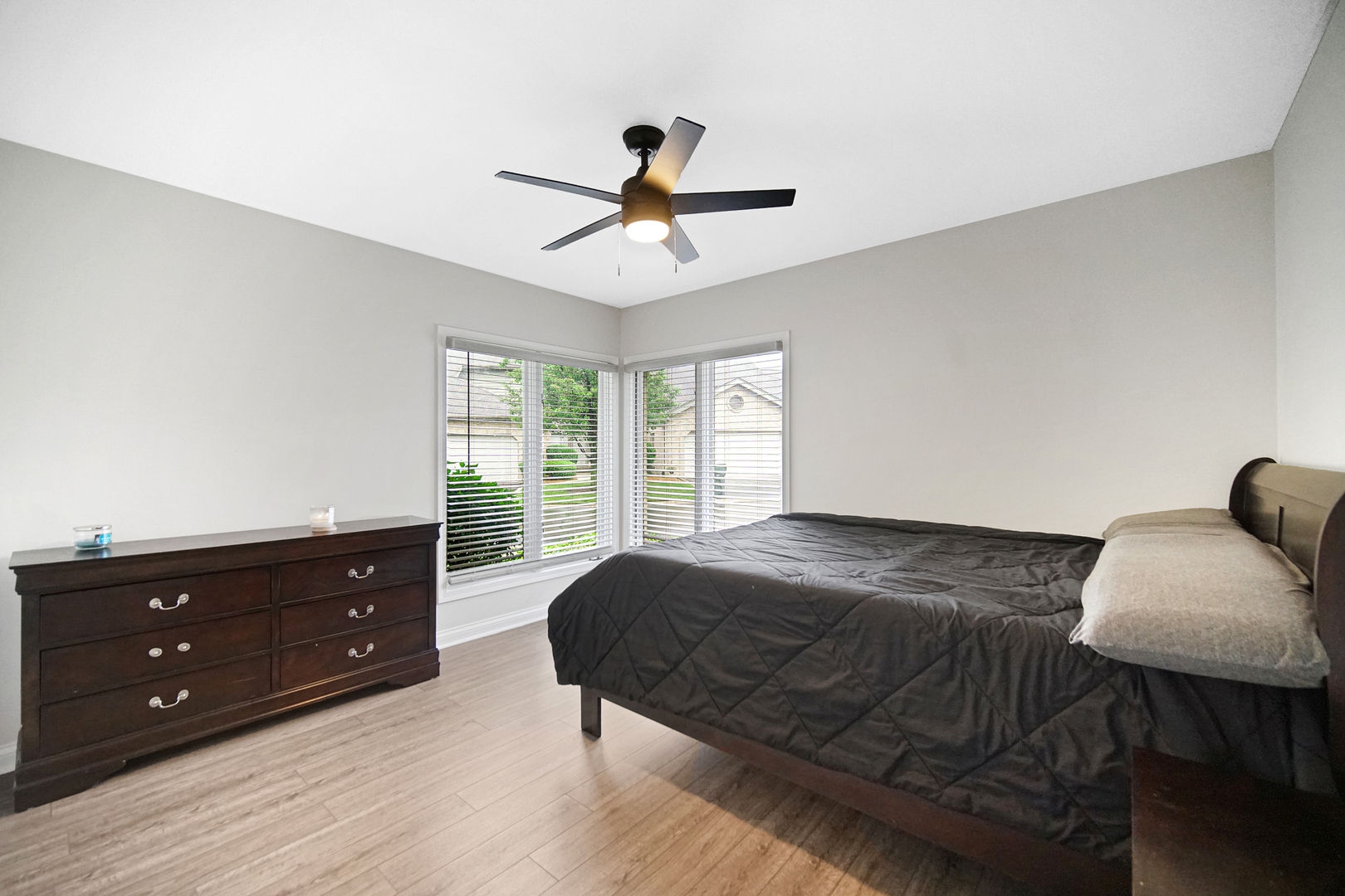 19 W Bay Road, Palos Heights, IL 60463