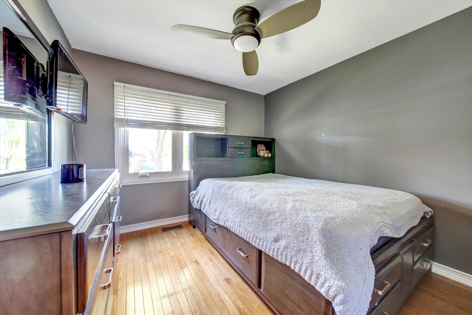 1691 JEFFREY Avenue, Glendale Heights, IL 60139