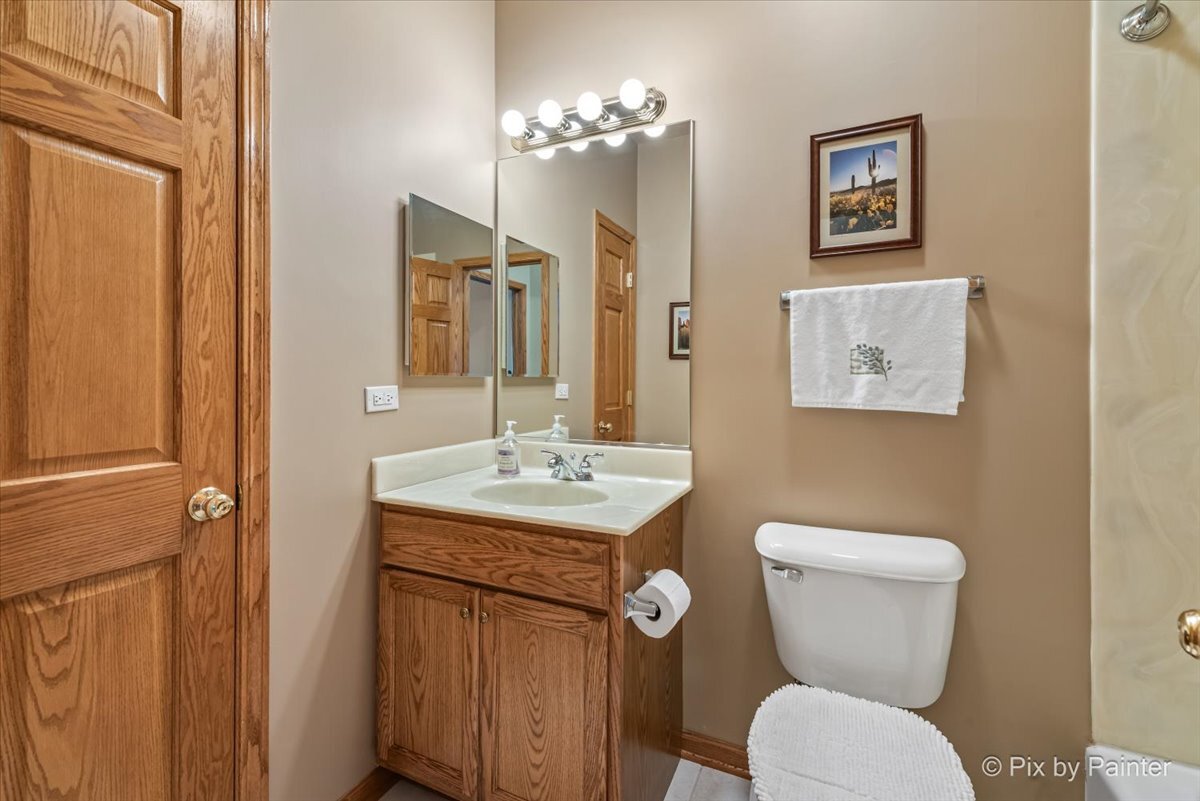 4051 Willow View Drive, Lake In The Hills, IL 60156