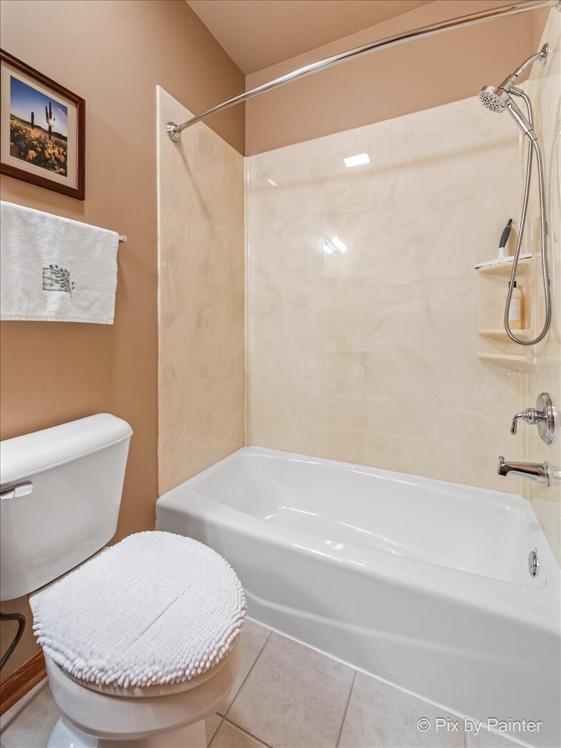 4051 Willow View Drive, Lake In The Hills, IL 60156