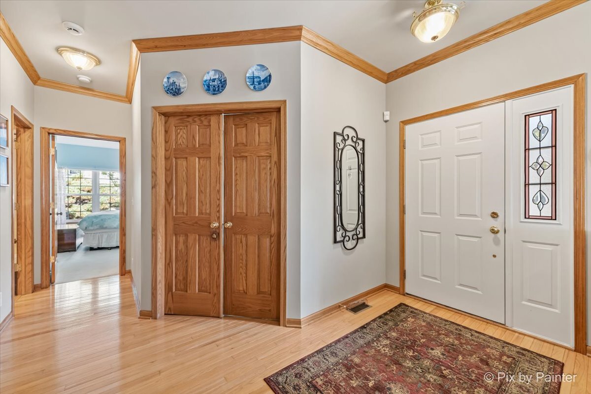 4051 Willow View Drive, Lake In The Hills, IL 60156