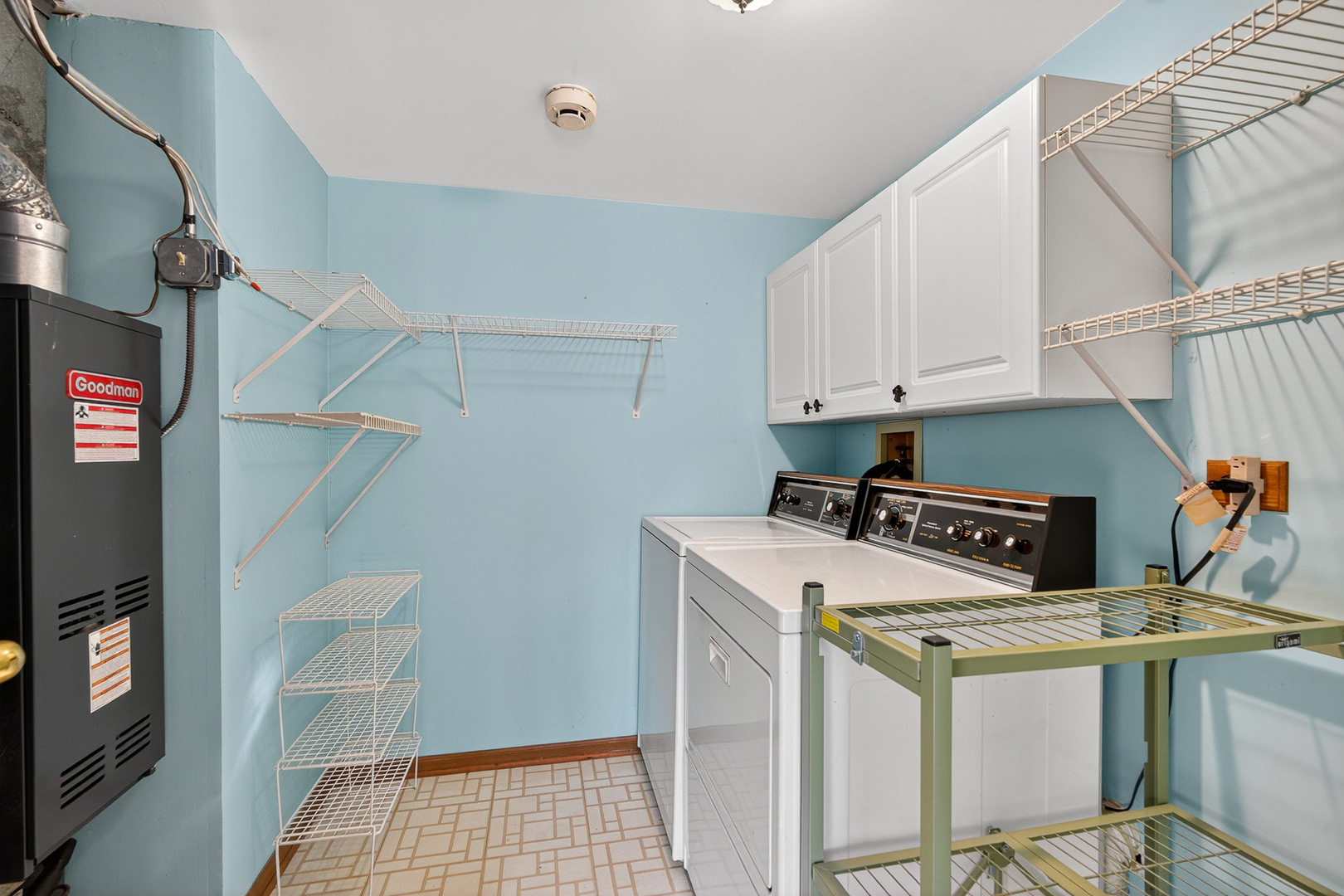 909 Little Falls Court #909, Elk Grove Village, IL 60007