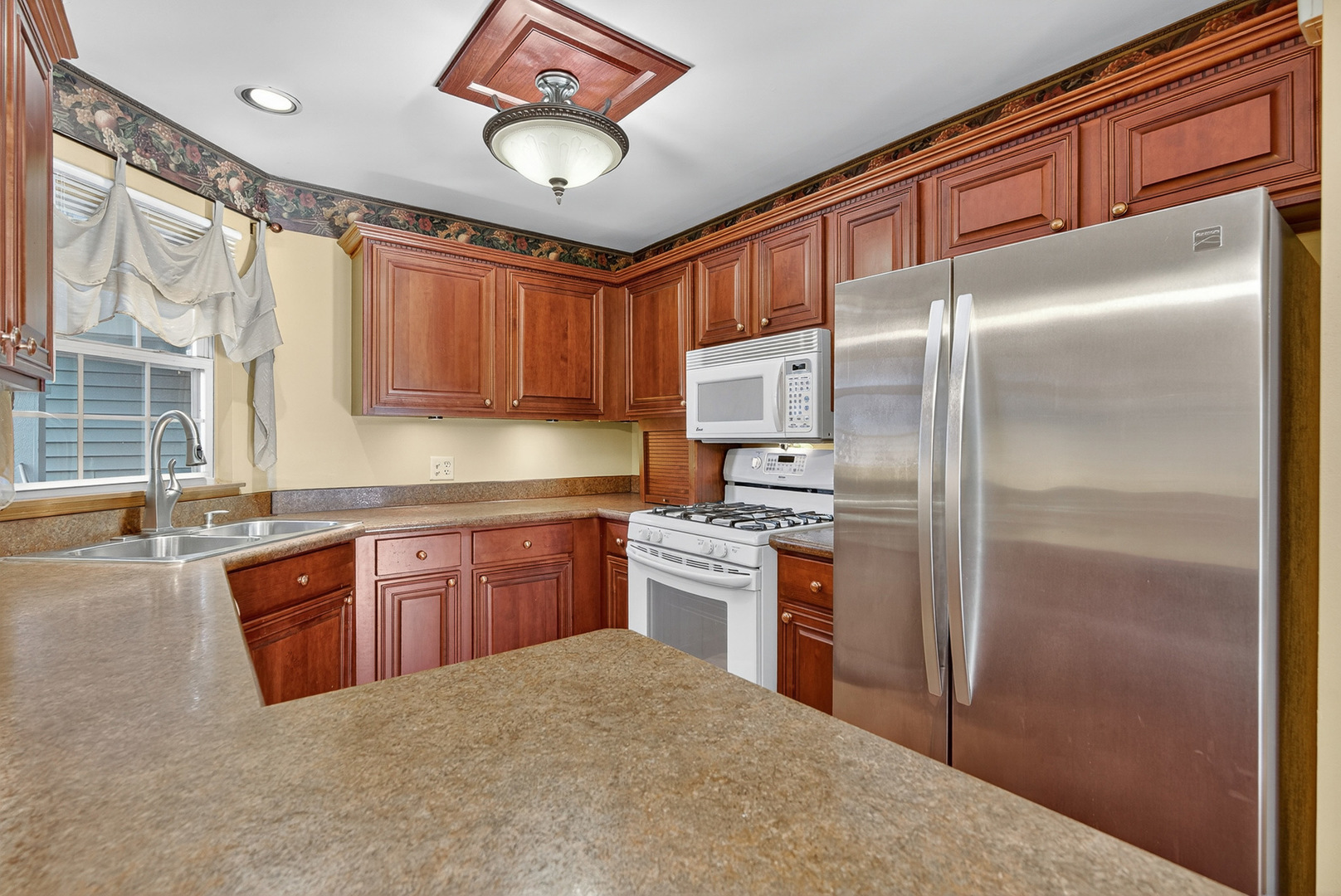 909 Little Falls Court #909, Elk Grove Village, IL 60007