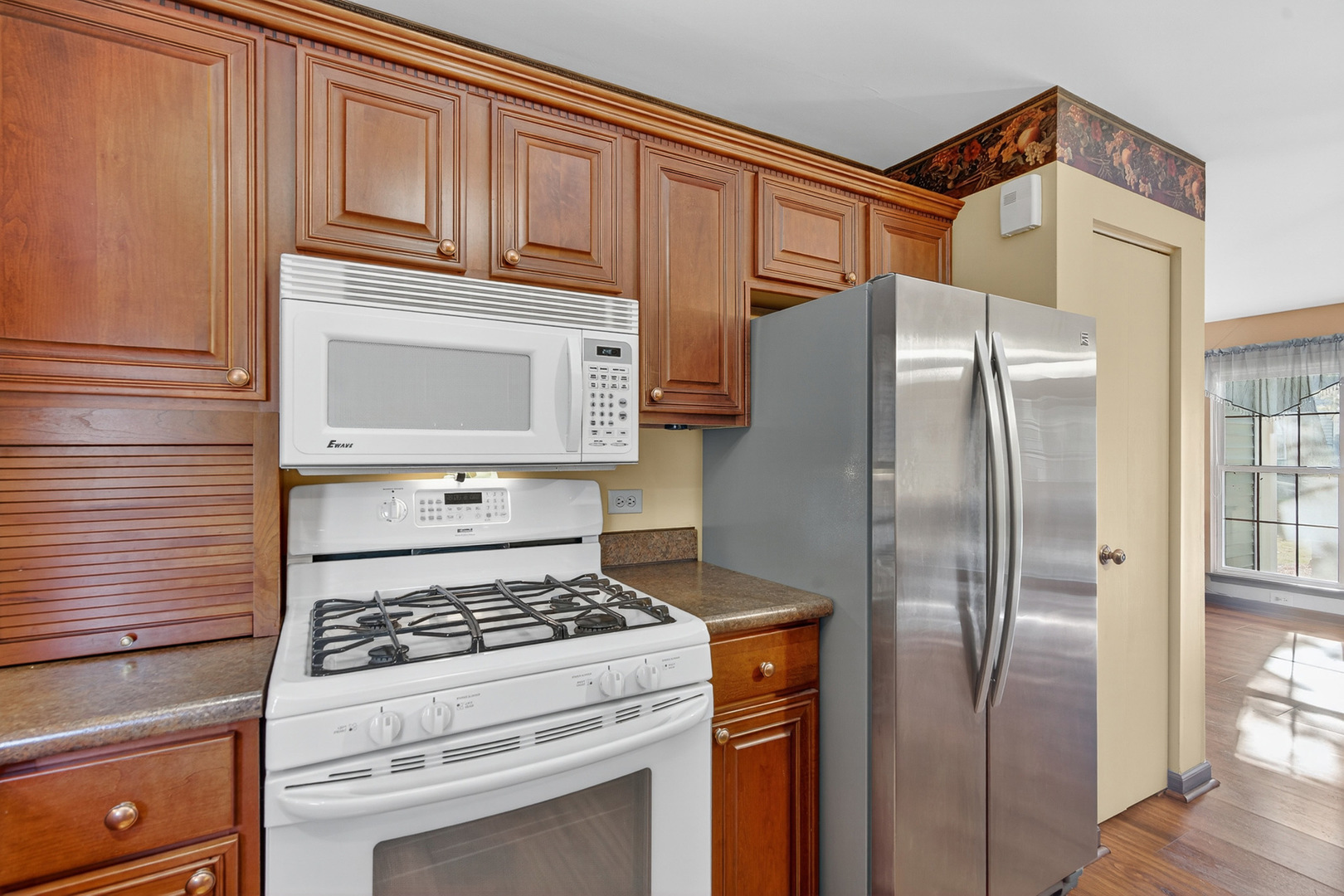 909 Little Falls Court #909, Elk Grove Village, IL 60007