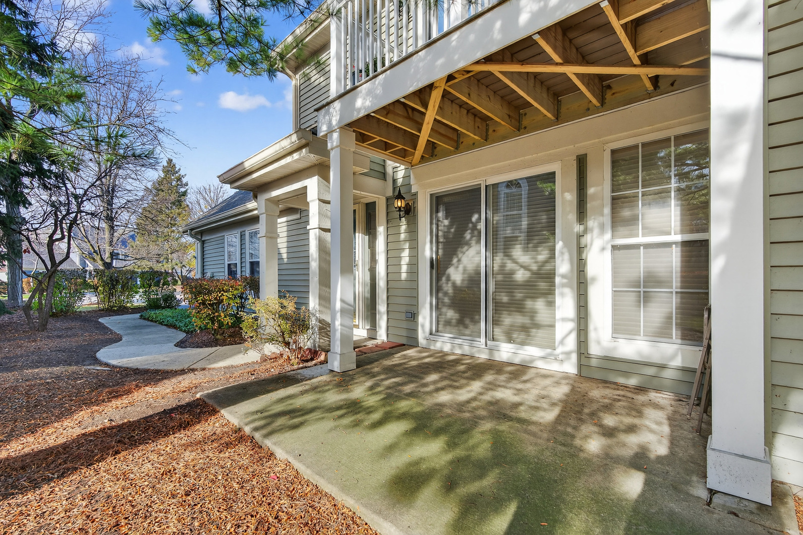 909 Little Falls Court #909, Elk Grove Village, IL 60007