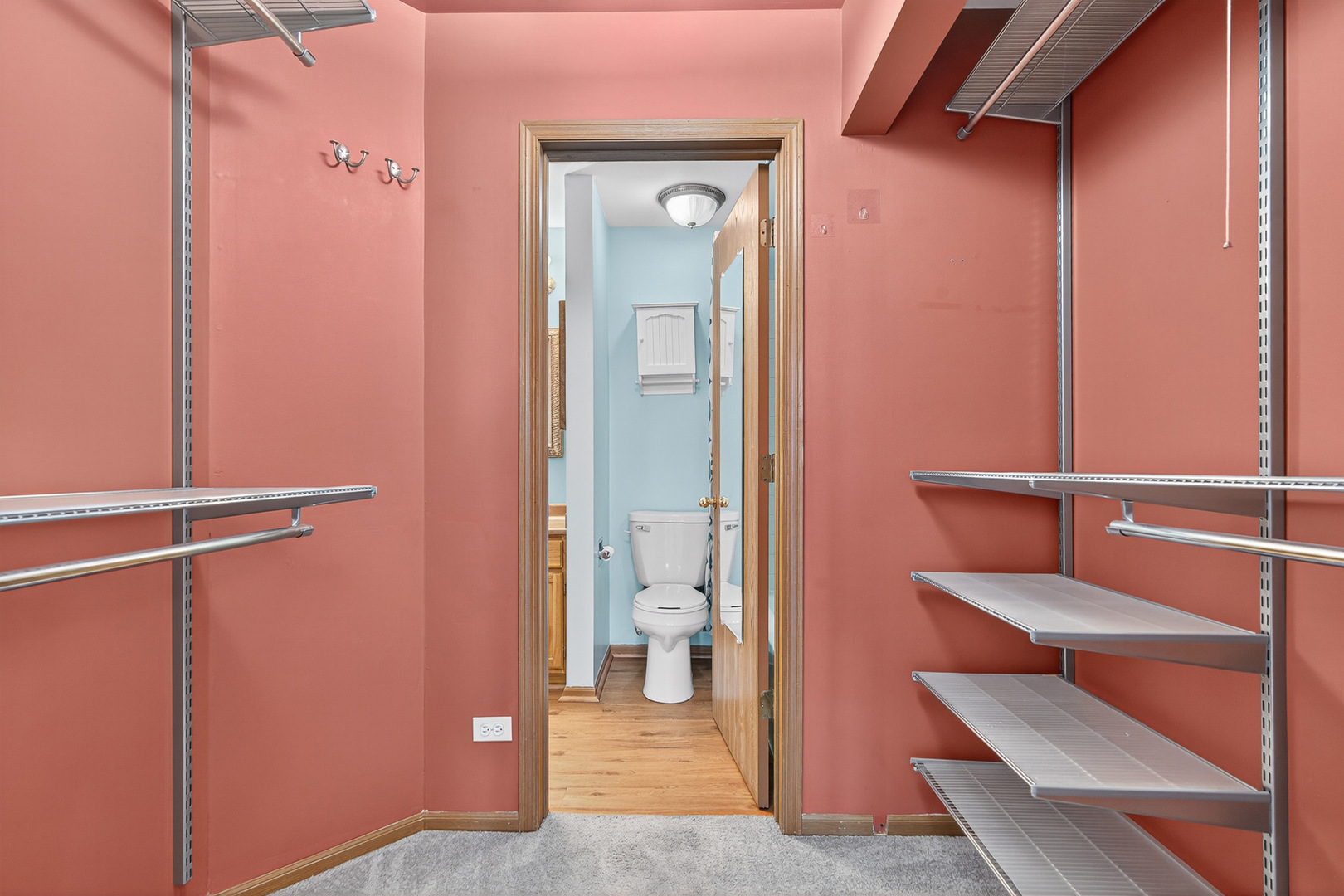 909 Little Falls Court #909, Elk Grove Village, IL 60007