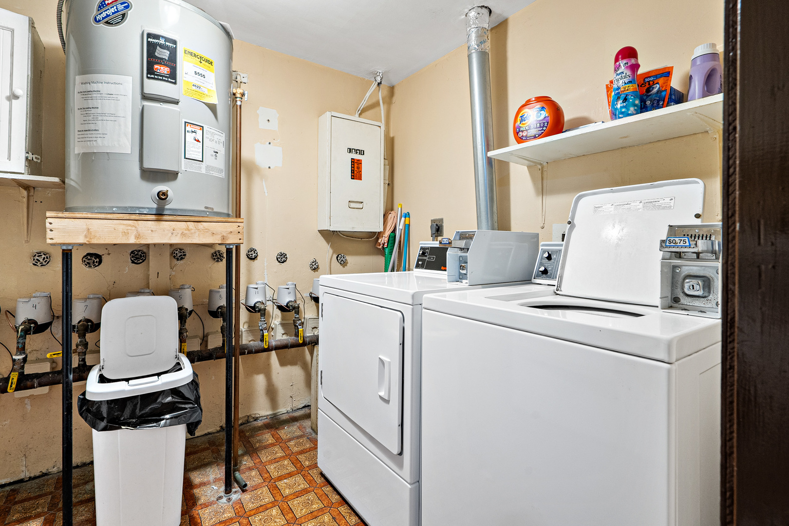 1521 Pioneer Road #7, Crest Hill, IL 60403