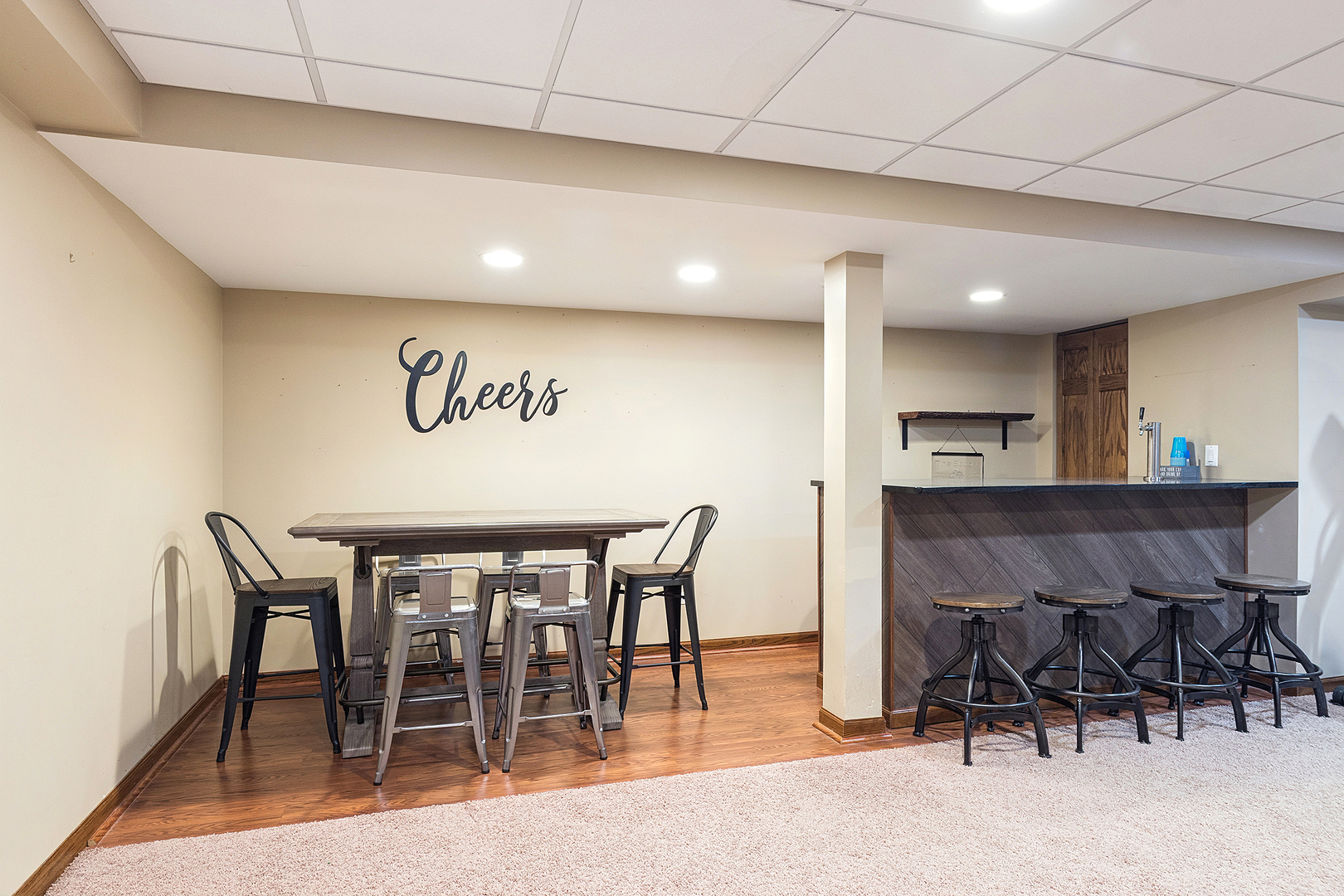 8100 W Rosebury Drive, Frankfort, IL 60423