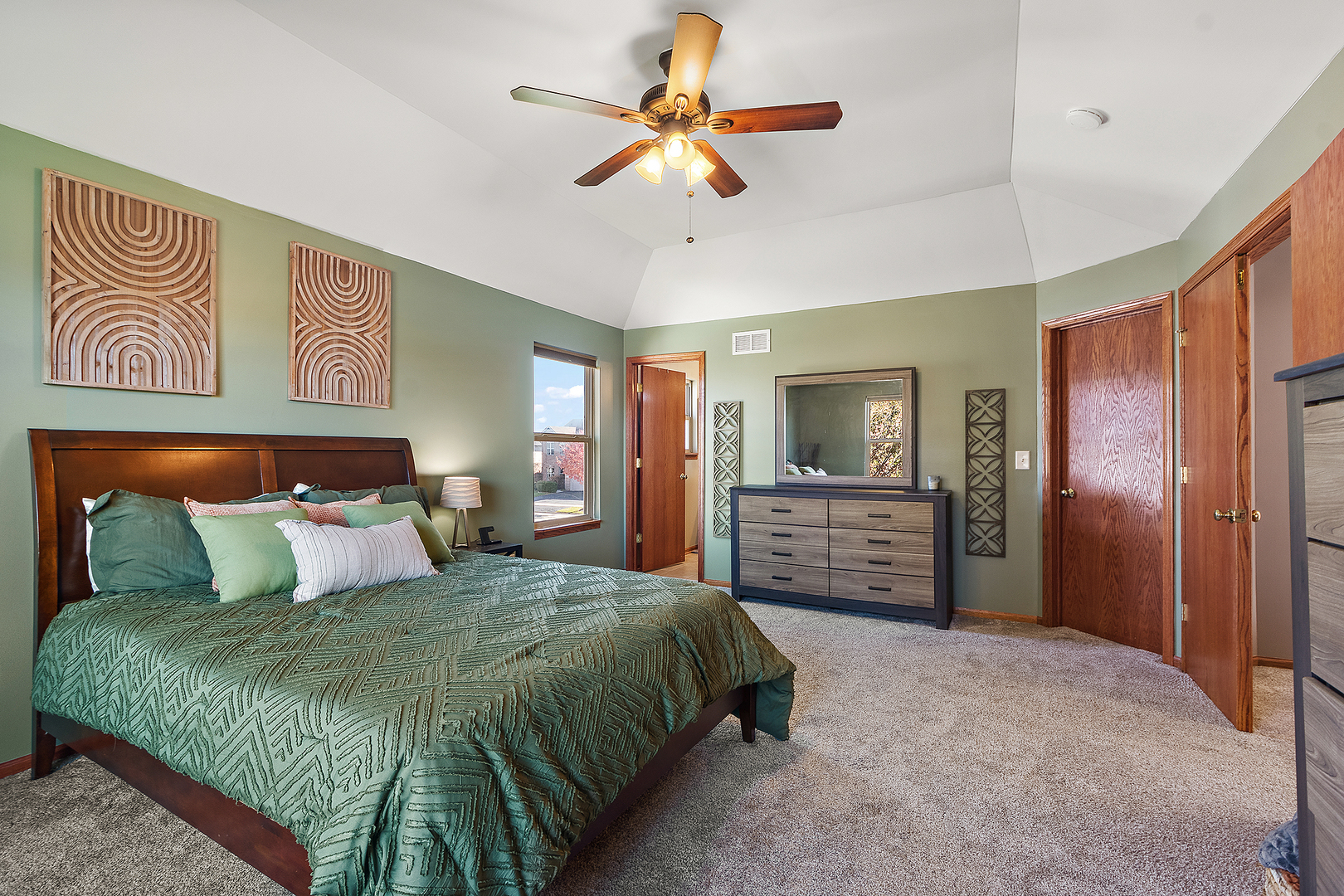 8100 W Rosebury Drive, Frankfort, IL 60423