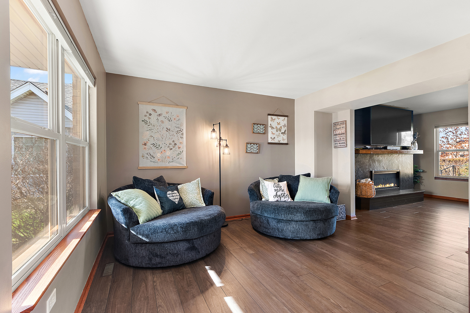 8100 W Rosebury Drive, Frankfort, IL 60423