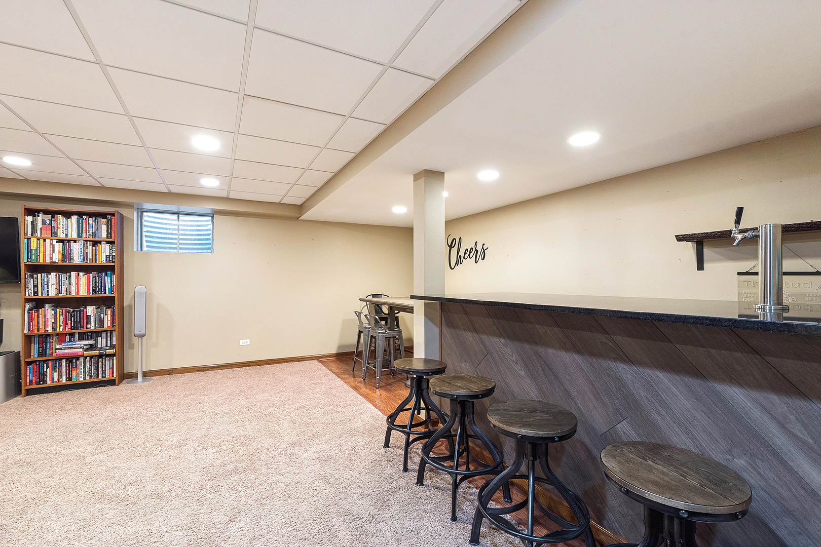 8100 W Rosebury Drive, Frankfort, IL 60423